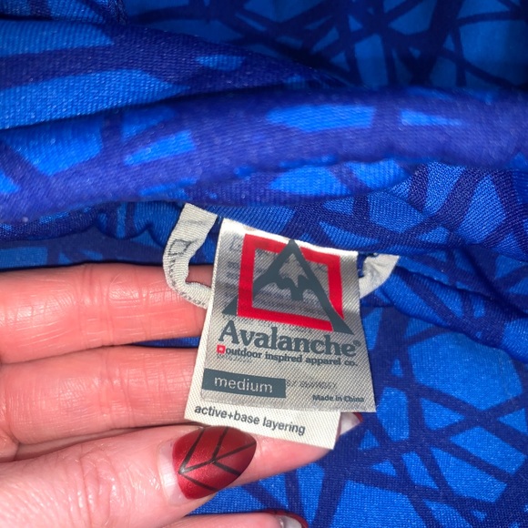 Avalanche Active + Base Layer (M) - Picture 6 of 9